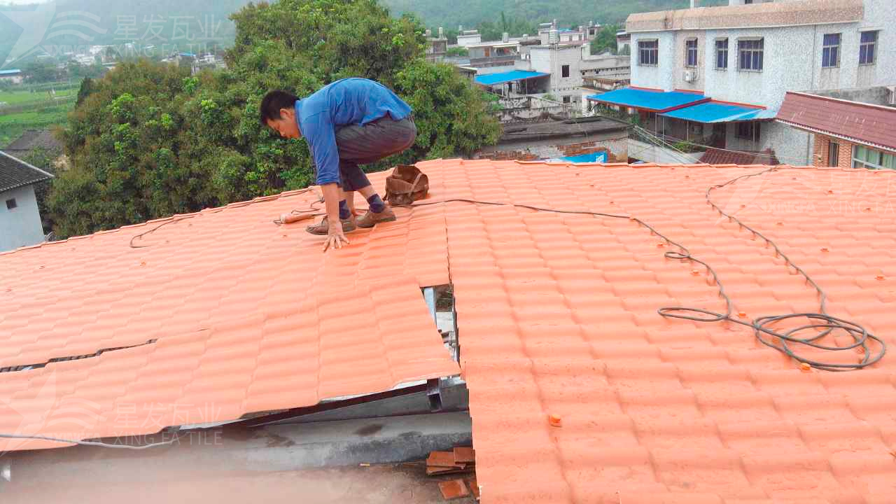 宜宾屋顶铺设安装合成树脂瓦时，牢牢记住这3点，就不怕屋顶出问题！