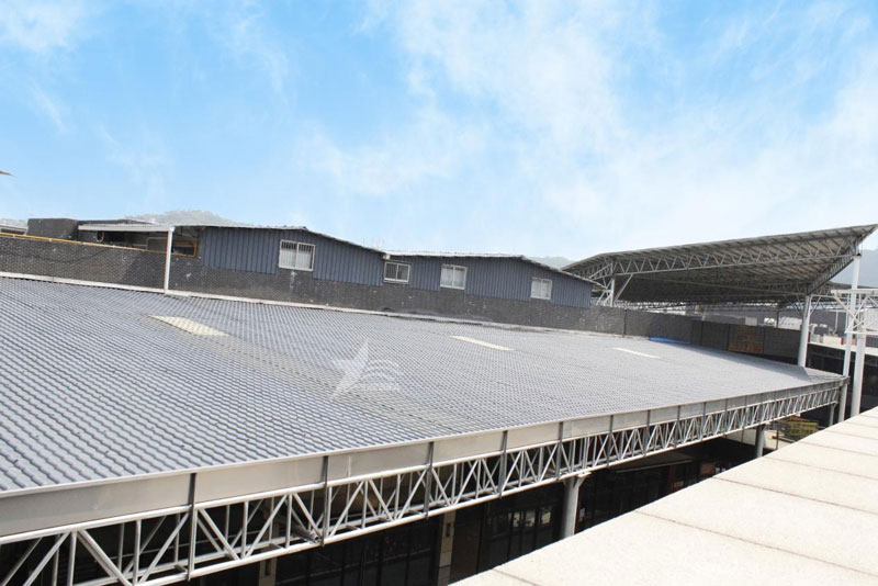 钢结构+宜宾合成树脂瓦屋面建筑体系在中国得到广泛应用
